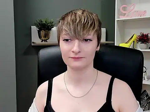 Snapshot of hottieBlair chatting on October 22, 2025, 6:24 am hottieBlair online show from October 22, 2025, 6:24 am