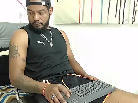 BladeFoxxx1 online show from October 1, 2025, 1:37 pm