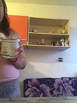 Veramaia online show from April 13, 2026, 2:43 pm