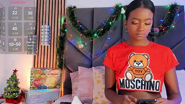 Kendallross28 online show from December 4, 2025, 3:33 pm