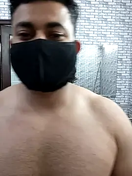 sumitsharma72 online show from April 16, 2026, 6:19 pm