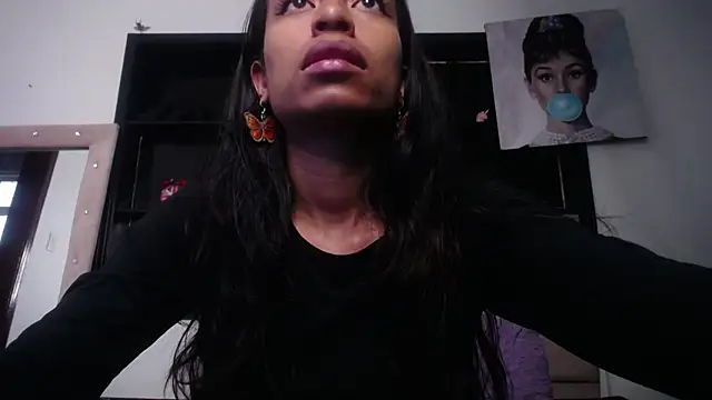 Snapshot of Violet_King chatting on March 13, 2025, 1:29 pm Violet King online show from March 13, 2025, 1:29 pm