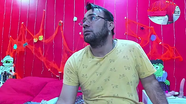 Snapshot of Mariham-Murath chatting on October 22, 2025, 9:20 am Mariham-Murath online show from October 22, 2025, 9:20 am