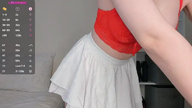 Snapshot of Strawberry_Deli chatting on April 28, 2026, 1:37 pm Strawberry Deli online show from April 28, 2026, 1:37 pm