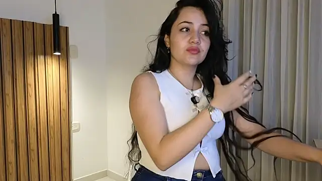 Snapshot of Isa_1207 chatting on November 1, 2025, 11:42 pm Isa 1207 online show from November 1, 2025, 11:42 pm