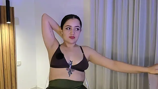 Snapshot of Isa_1207 chatting on December 17, 2025, 1:10 am Isa 1207 online show from December 17, 2025, 1:10 am