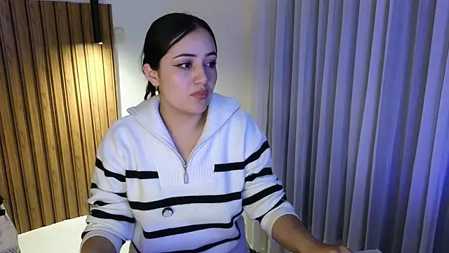 Snapshot of Isa_1207 chatting on November 18, 2025, 1:32 am Isa 1207 online show from November 18, 2025, 1:32 am