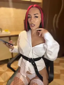 Snapshot of MeganFoxiy chatting on October 2, 2025, 4:49 am MeganFoxiy online show from October 2, 2025, 4:49 am