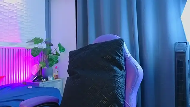 TiffanyWalk online show from March 13, 2026, 12:43 pm