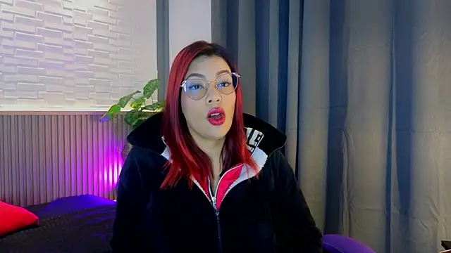 TiffanyWalk online show from October 15, 2025, 10:56 am