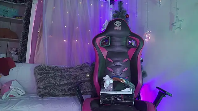 Madison Mayer online show from December 16, 2025, 12:53 pm