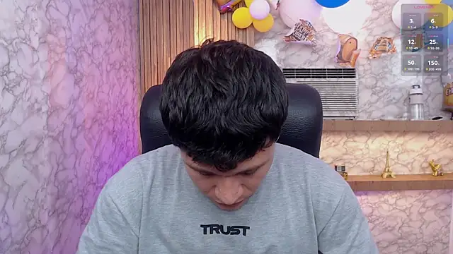 Snapshot of AndrewPeach_ chatting on October 1, 2025, 8:46 pm AndrewPeach online show from October 1, 2025, 8:46 pm