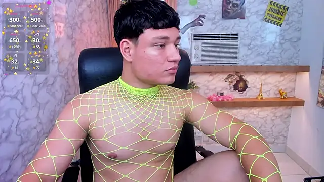 Snapshot of AndrewPeach_ chatting on October 23, 2025, 8:07 pm AndrewPeach online show from October 23, 2025, 8:07 pm