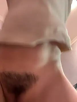 Snapshot of aa520uv chatting on February 18, 2026, 2:13 pm aa520uv online show from February 18, 2026, 2:13 pm