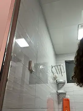 Snapshot of aa520uv chatting on February 4, 2026, 2:45 pm aa520uv online show from February 4, 2026, 2:45 pm