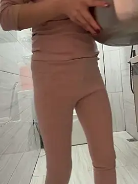 Snapshot of aa520uv chatting on February 6, 2026, 1:18 pm aa520uv online show from February 6, 2026, 1:18 pm