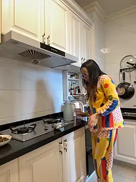 Snapshot of aa520uv chatting on November 18, 2025, 1:54 am aa520uv online show from November 18, 2025, 1:54 am