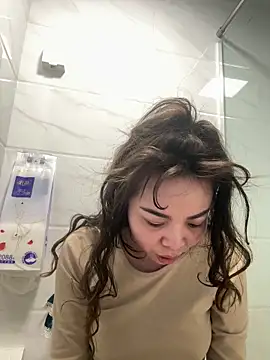 Snapshot of aa520uv chatting on February 26, 2026, 2:44 am aa520uv online show from February 26, 2026, 2:44 am