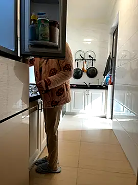 Snapshot of aa520uv chatting on November 25, 2025, 2:45 am aa520uv online show from November 25, 2025, 2:45 am