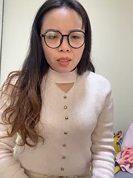 Snapshot of aa520uv chatting on November 21, 2025, 6:12 am aa520uv online show from November 21, 2025, 6:12 am