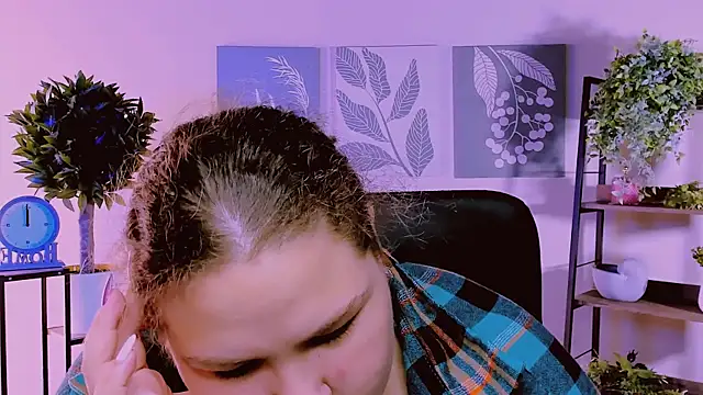 Snapshot of FlorenceAnderson chatting on September 28, 2025, 7:26 am FlorenceAnderson online show from September 28, 2025, 7:26 am