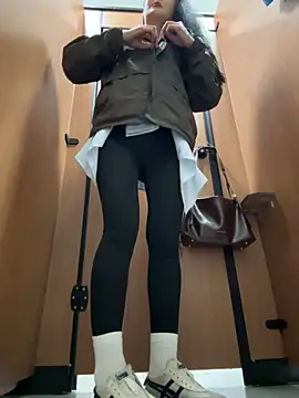 linger-23 online show from April 17, 2026, 7:44 am