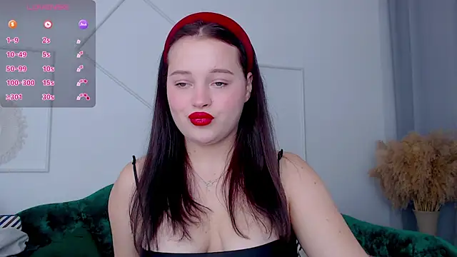 Snapshot of Cute_kitty- chatting on October 1, 2025, 10:02 pm Cute kitty- online show from October 1, 2025, 10:02 pm