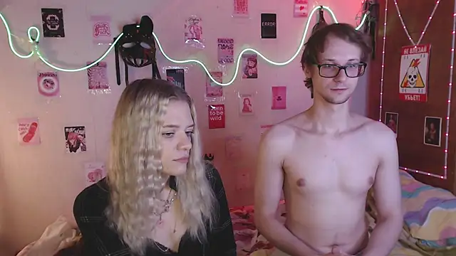 Your Horny Friends online show from September 23, 2025, 1:40 pm