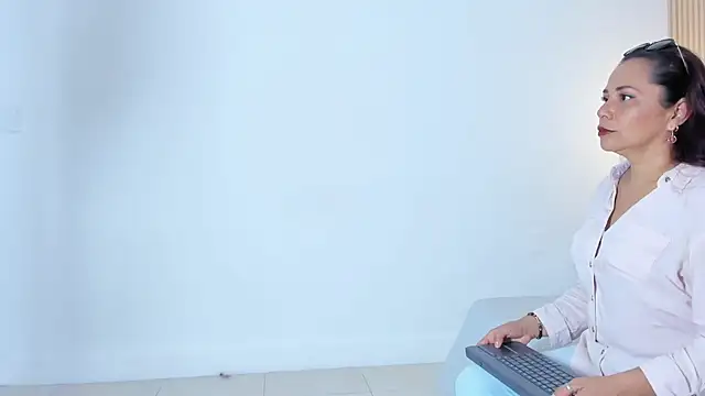 Hera goddesss online show from October 16, 2025, 6:49 pm