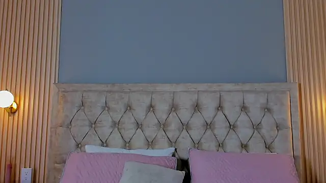 Hera goddesss online show from September 27, 2025, 7:53 pm