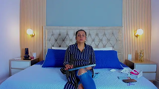 Hera goddesss online show from October 6, 2025, 7:36 pm