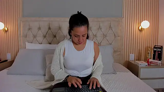 Hera goddesss online show from October 13, 2025, 12:51 pm