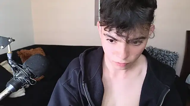 Snapshot of lukeboyce33 chatting on March 12, 2025, 7:47 pm lukeboyce33 online show from March 12, 2025, 7:47 pm