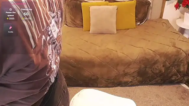 Snapshot of ailyn_maury chatting on February 27, 2026, 1:33 pm ailyn maury online show from February 27, 2026, 1:33 pm