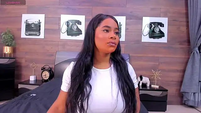 SammyDesire 10 online show from April 13, 2026, 2:32 pm