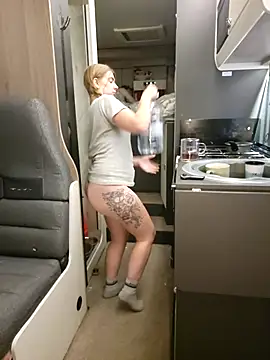 Snapshot of Amesthyst_destiny chatting on October 1, 2025, 11:41 pm Amesthyst destiny online show from October 1, 2025, 11:41 pm