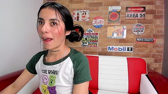 Snapshot of miss_melodi chatting on March 19, 2025, 9:16 pm miss melodi online show from March 19, 2025, 9:16 pm