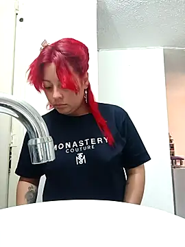 LEIDY LORENA online show from October 7, 2025, 3:35 pm