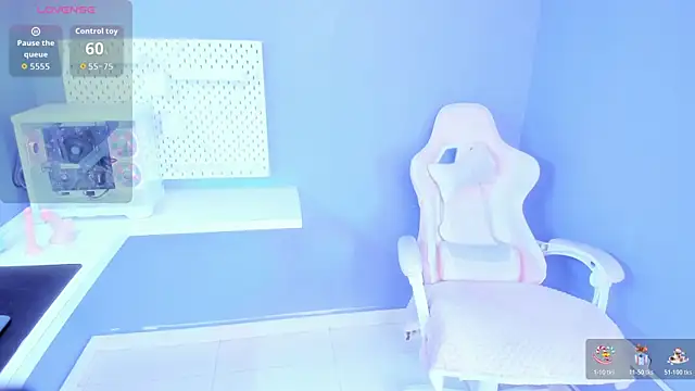 Snapshot of Alice_26_ chatting on October 30, 2025, 1:20 pm Alice 26 online show from October 30, 2025, 1:20 pm