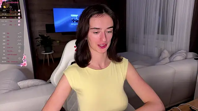 Snapshot of TwinTemptations chatting on October 14, 2025, 6:19 pm TwinTemptations online show from October 14, 2025, 6:19 pm