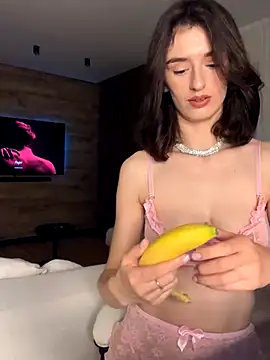 Snapshot of TwinTemptations chatting on October 26, 2025, 5:35 pm TwinTemptations online show from October 26, 2025, 5:35 pm