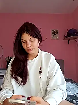 MeCherryy online show from September 28, 2025, 2:24 pm