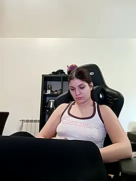 MeCherryy online show from March 6, 2026, 12:44 pm