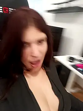 MeCherryy online show from October 6, 2025, 2:51 pm