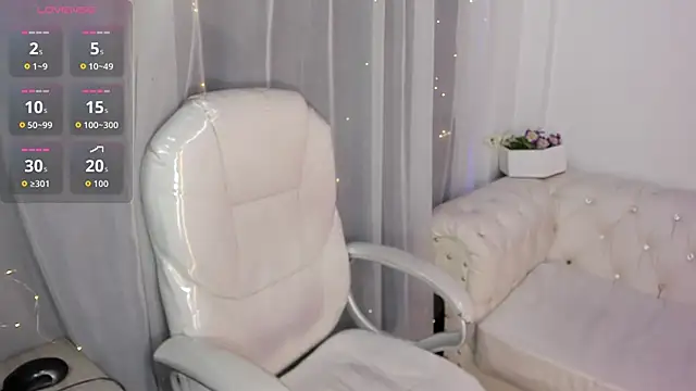 Snapshot of Pretty_Johnson_ chatting on November 6, 2025, 11:36 am Pretty Johnson online show from November 6, 2025, 11:36 am