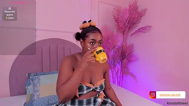 Snapshot of Kendallbleer chatting on September 12, 2025, 12:05 pm Kendallbleer online show from September 12, 2025, 12:05 pm