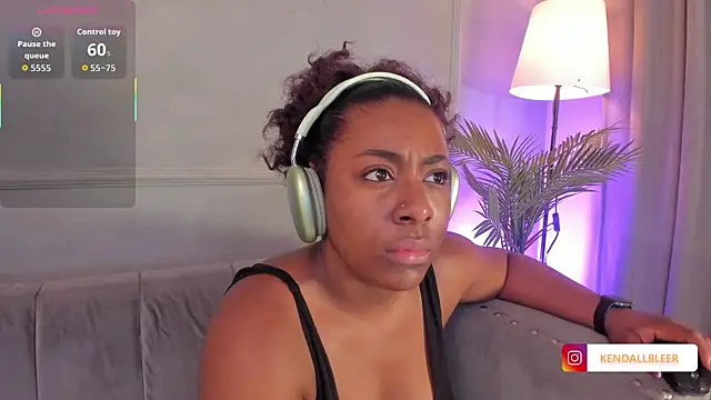 Snapshot of Kendallbleer chatting on September 24, 2025, 12:00 pm Kendallbleer online show from September 24, 2025, 12:00 pm