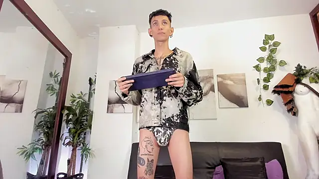 Snapshot of Giotrashy chatting on October 13, 2025, 8:10 pm Giotrashy online show from October 13, 2025, 8:10 pm