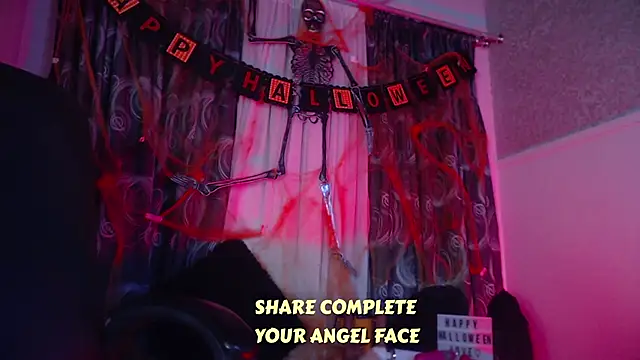 Snapshot of Taylor_dolll chatting on October 24, 2025, 3:27 am Taylor dolll online show from October 24, 2025, 3:27 am