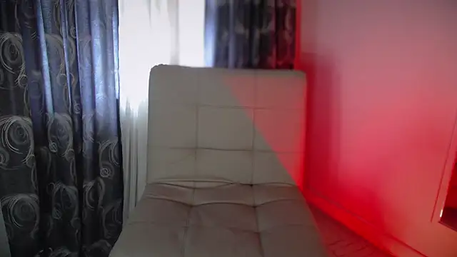 Snapshot of Taylor_dolll chatting on October 21, 2025, 2:49 pm Taylor dolll online show from October 21, 2025, 2:49 pm